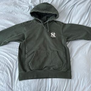 Kith x Yankees Hoodie (Medium)